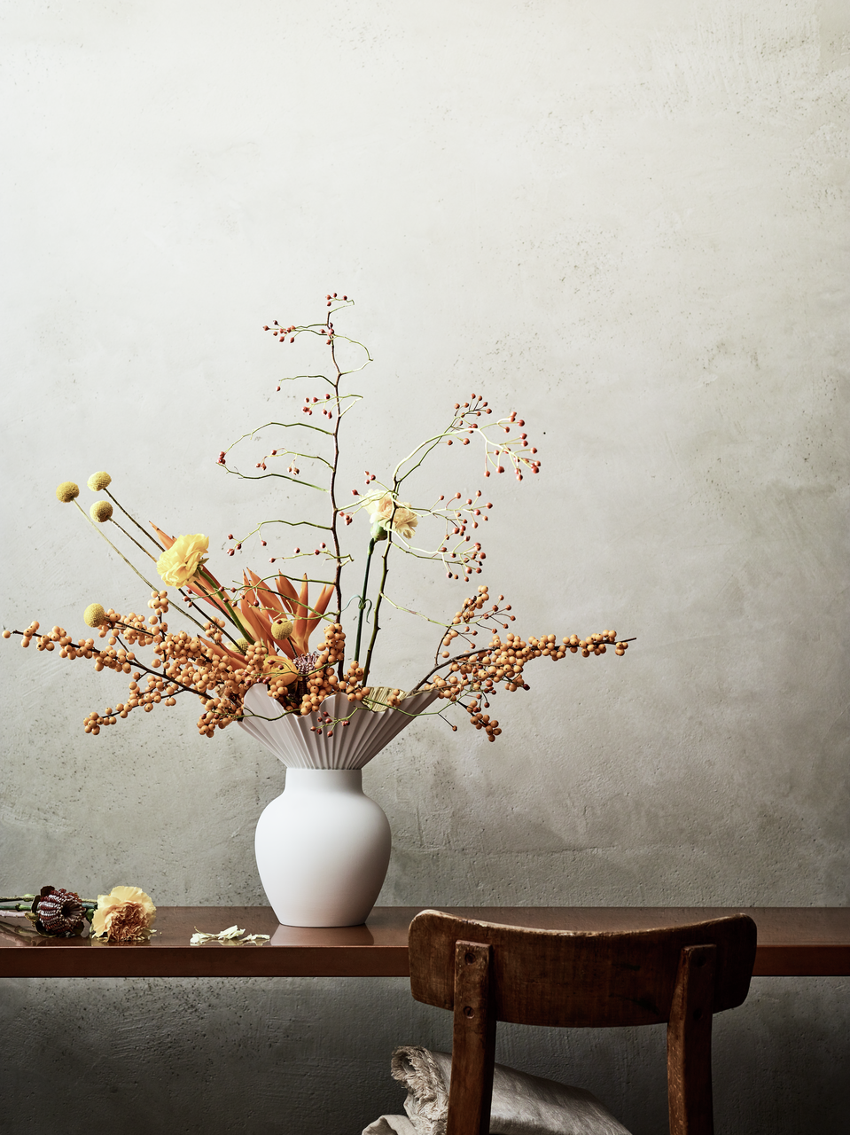 Rosenthal Falda Vase 27 cm Gold titanisiert – Wohnambiente