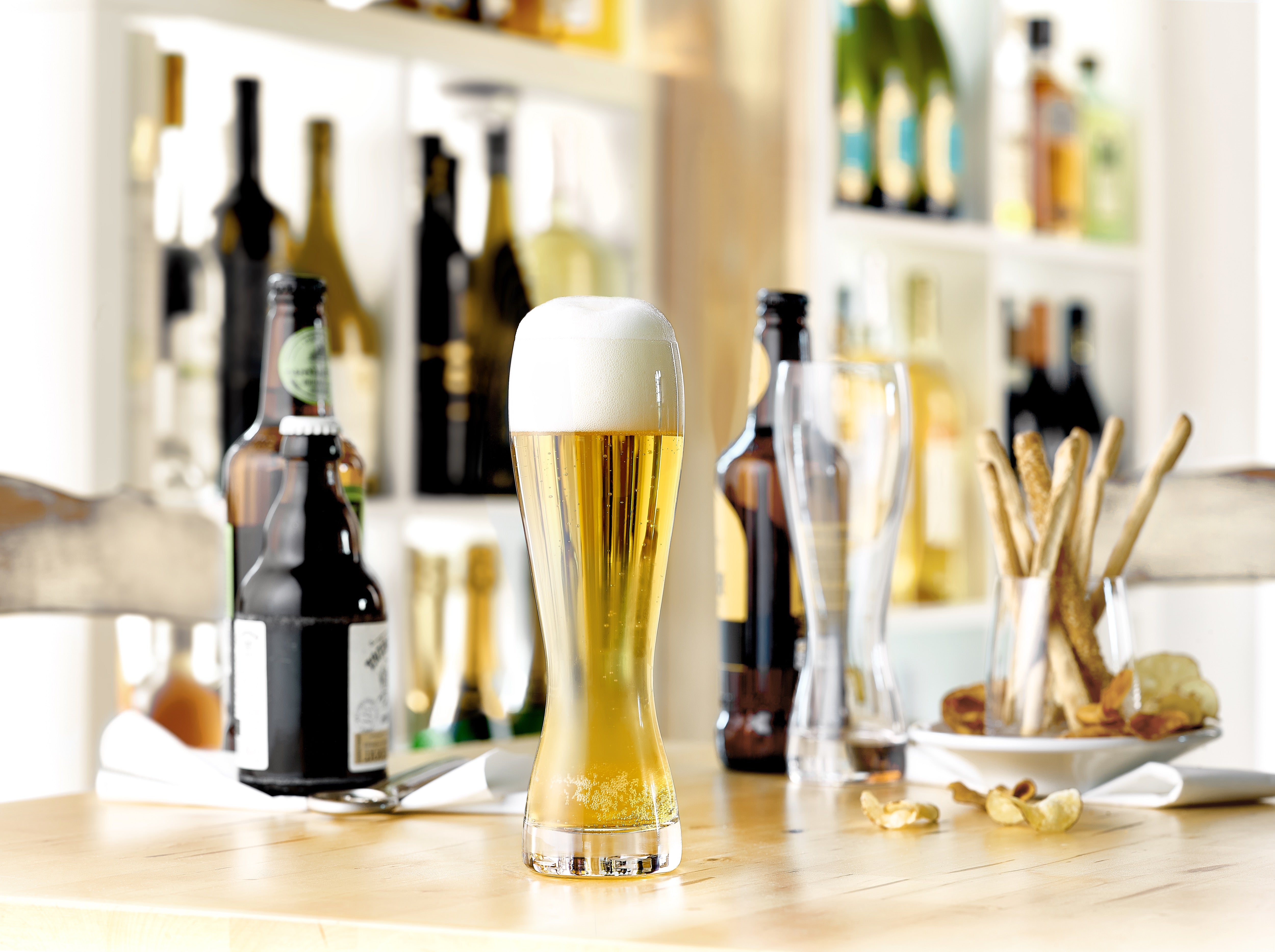 Stölzle Lausitz Weizenbierglas 0,3 l Lifestyleaufnahme